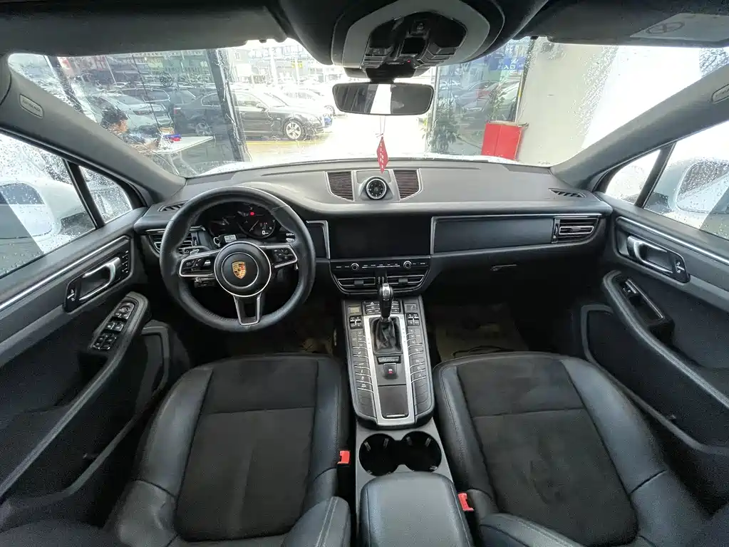 Porsche Macan 2019 — фото 14