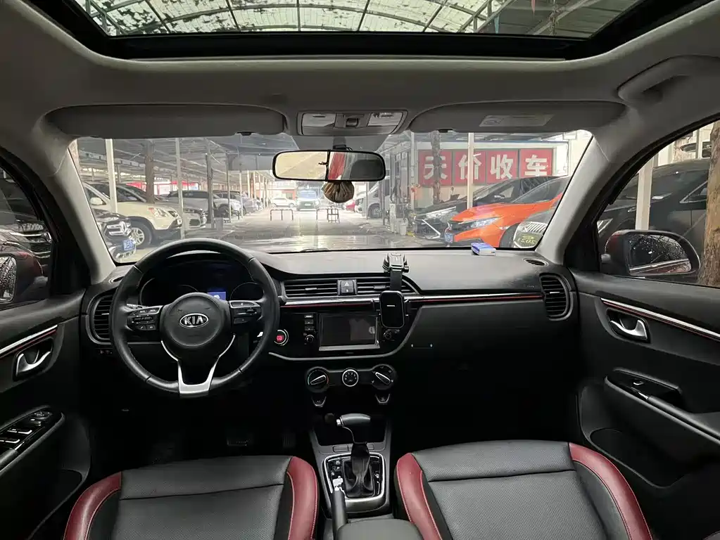 Kia KX Cross 2019 — фото 8