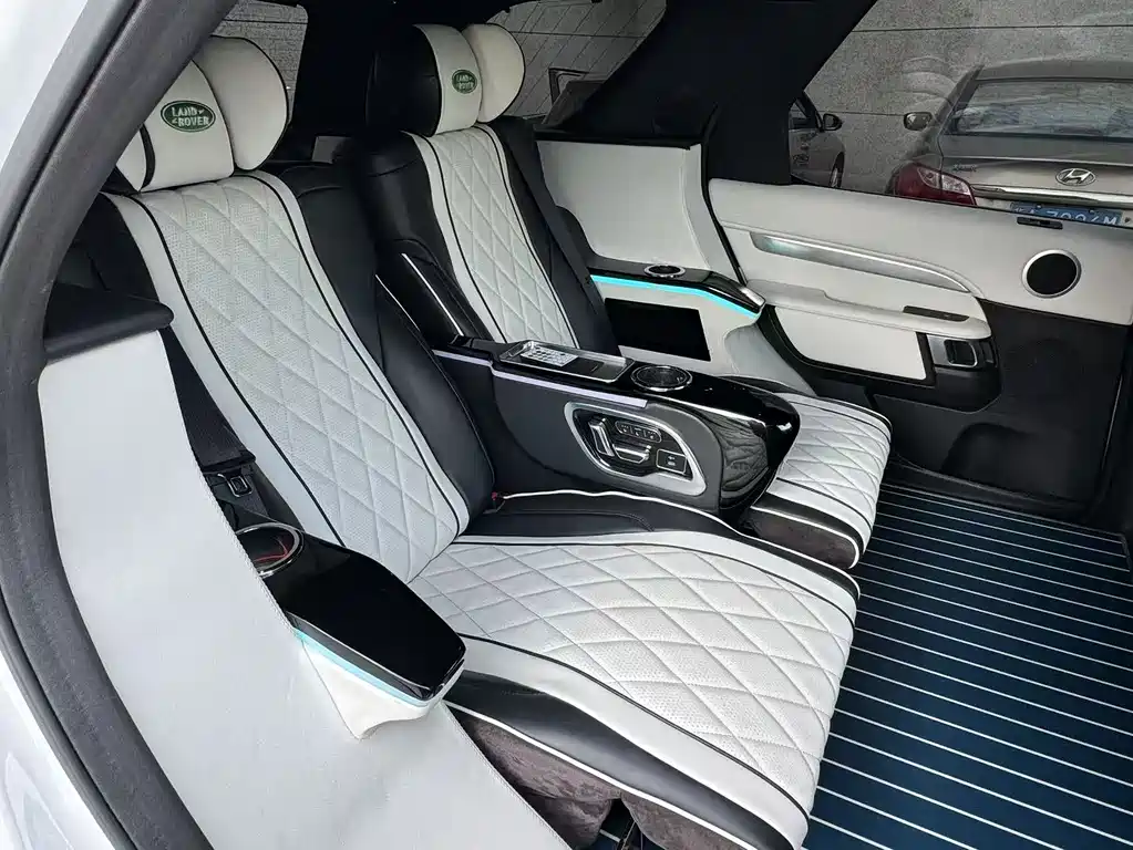 Land Rover Discovery 2020 — фото 11