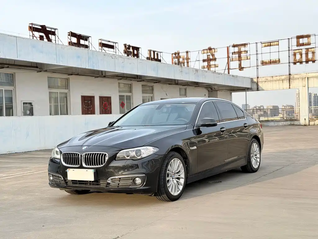 BMW 5 Series 2015 — фото 2