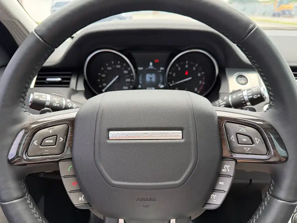 Land Rover Range Rover Evoque 2018 — фото 11