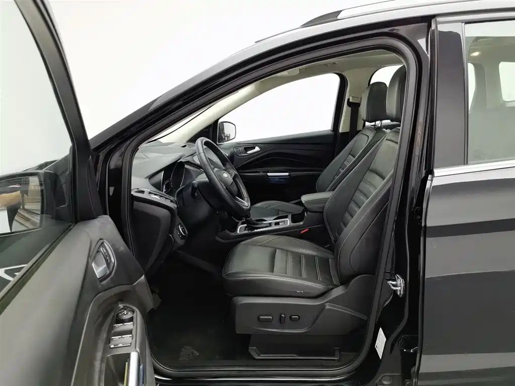 Ford Kuga 2018 — фото 10