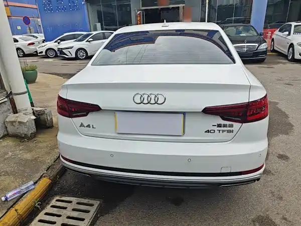 Audi A4L 2019