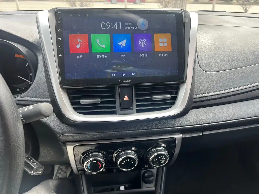 Toyota Yaris L 2022 — фото 13