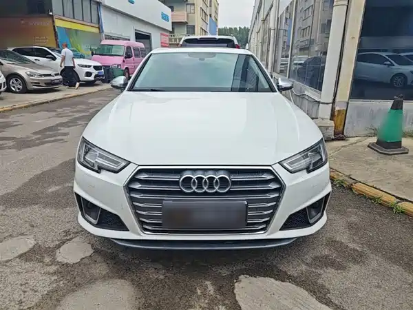 Audi A4L 2019
