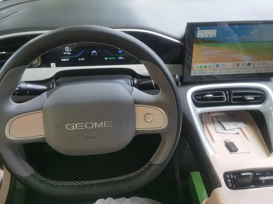 Geely Galaxy Starwish 2026 — фото 12