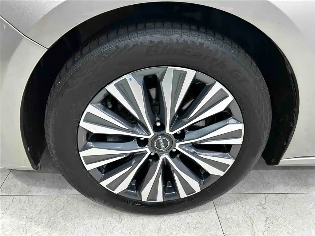 Nissan Teana 2022 — фото 19