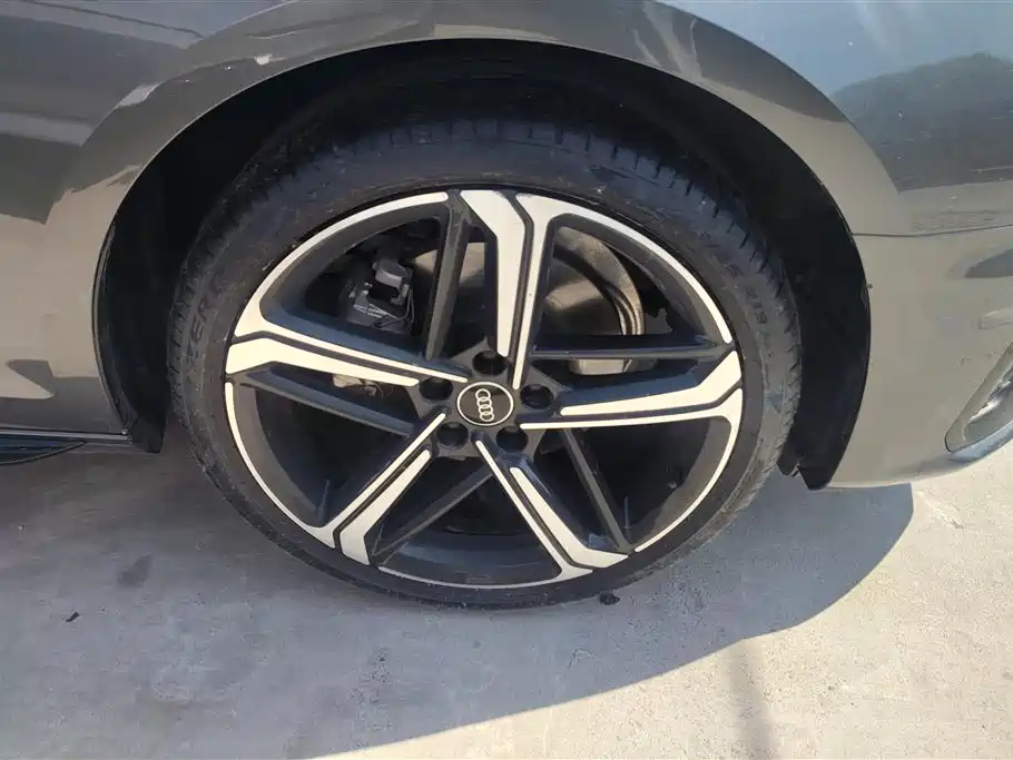 Audi A4L 2024