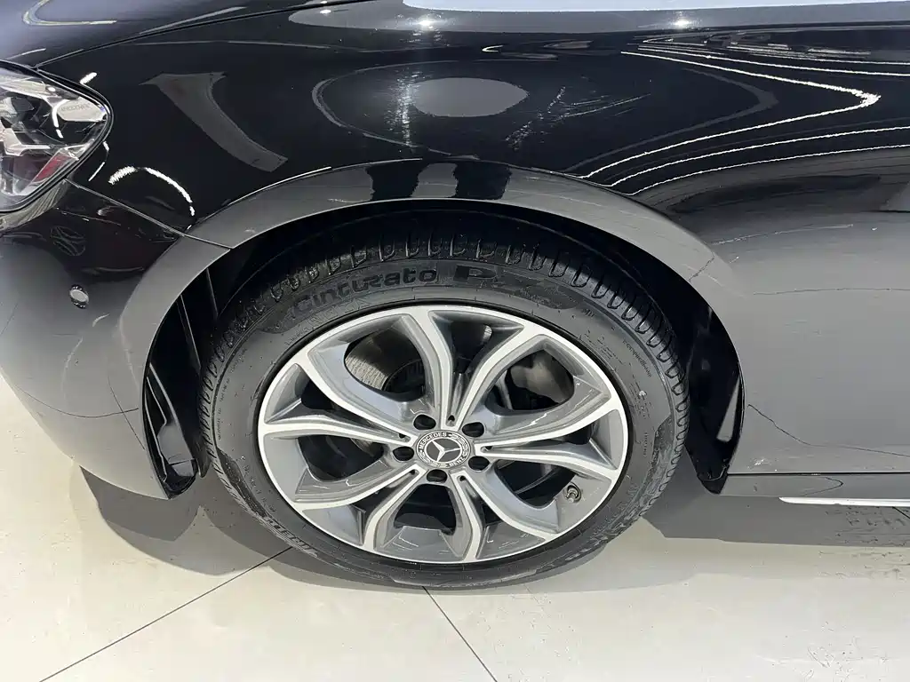 Mercedes-Benz E-Class 2023 — фото 13