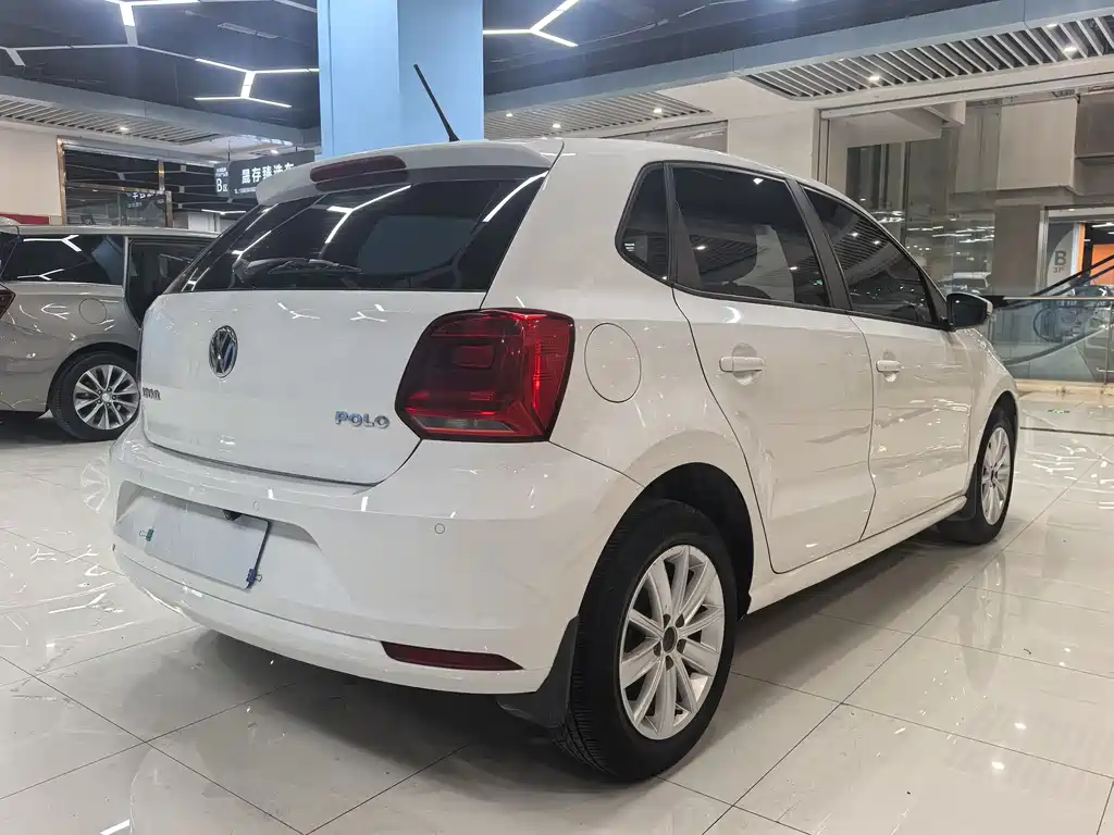 Volkswagen Polo 2016 — фото 15
