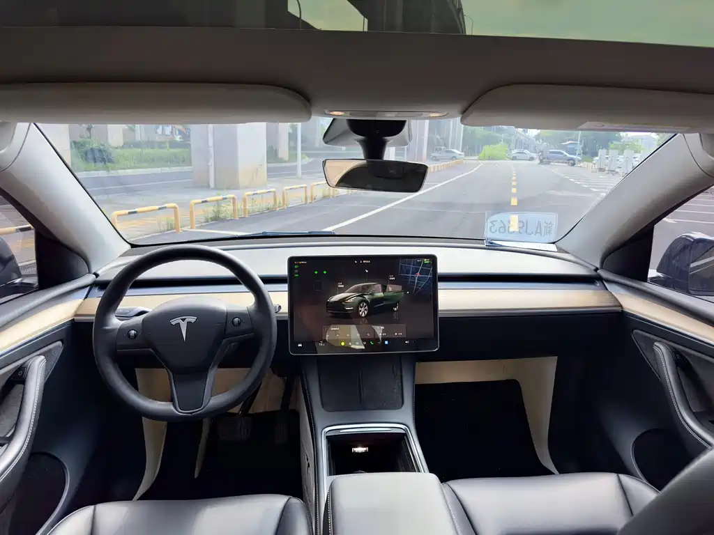 Tesla Model Y 2022 — фото 13