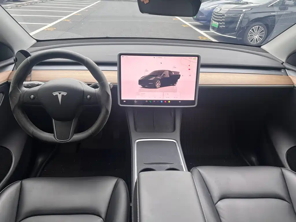 Tesla Model Y 2022 — фото 13