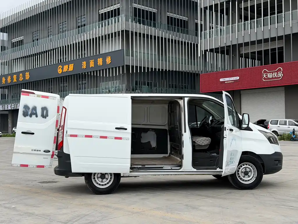 Ford Transit 2018 — фото 14