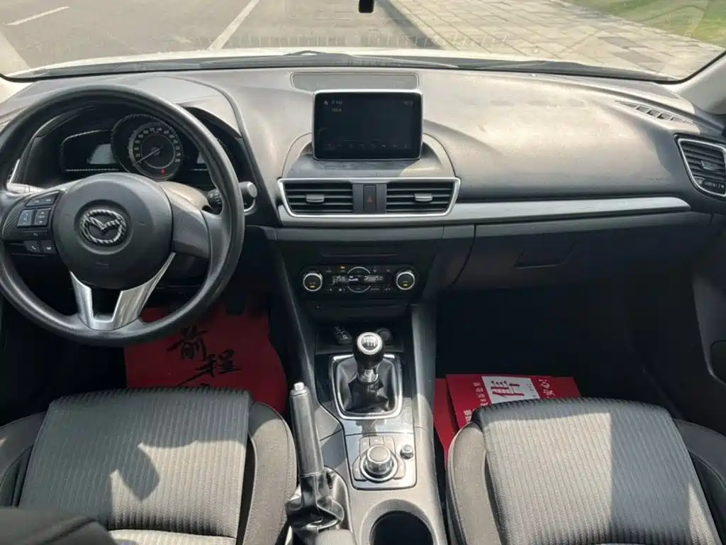 Mazda 3 Axela 2016
