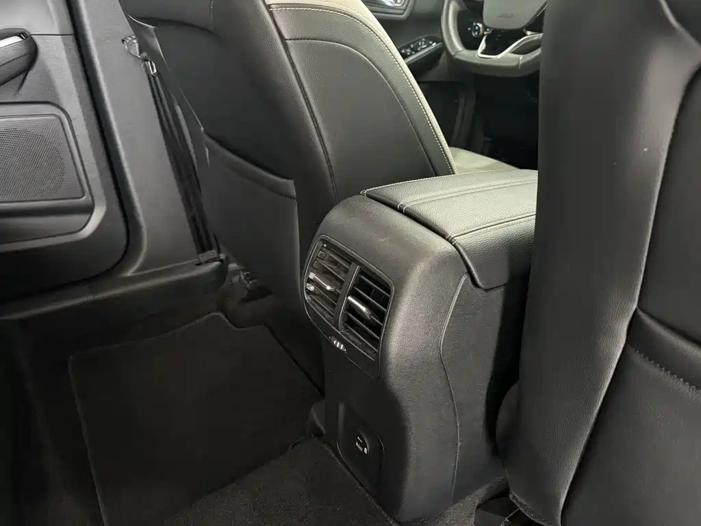 Ford Escape 2021 — фото 11