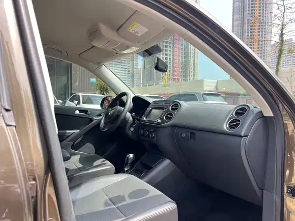 Volkswagen Tiguan 2015