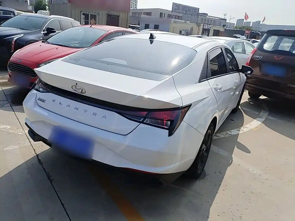Hyundai Elantra 2023