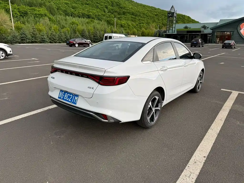 Geely Emgrand L 2021 — фото 4