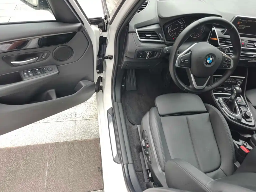 BMW 2 Series Station Wagon 2016 — фото 9