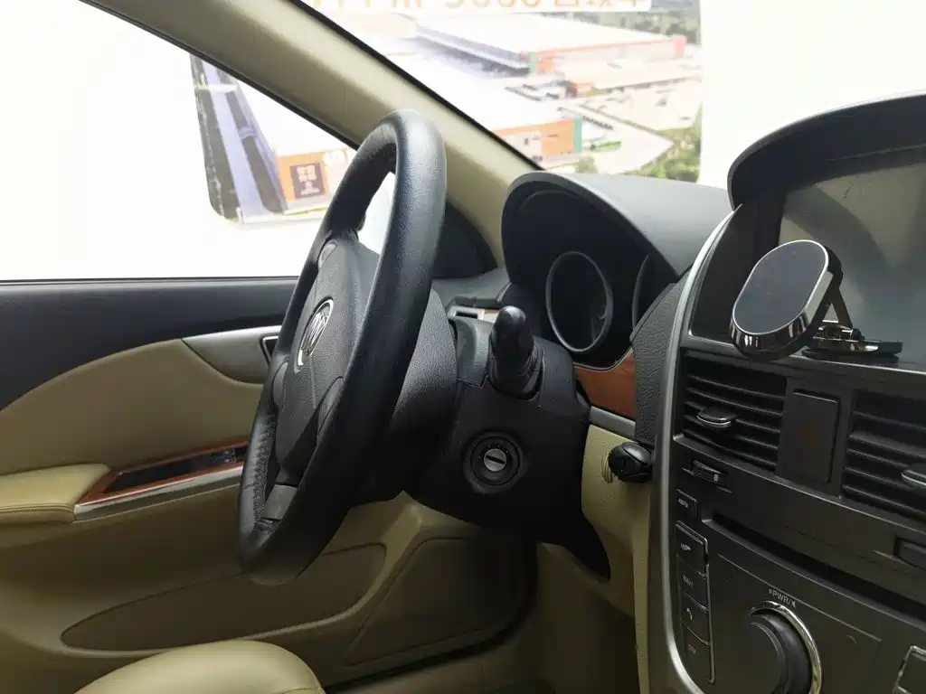 Buick Excelle 2015 — фото 22