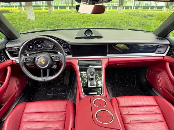 Porsche Panamera 2021