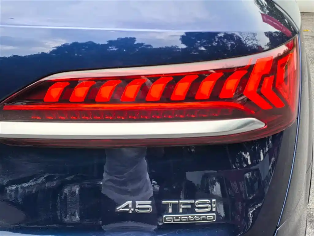 Audi Q7 2021 — фото 22