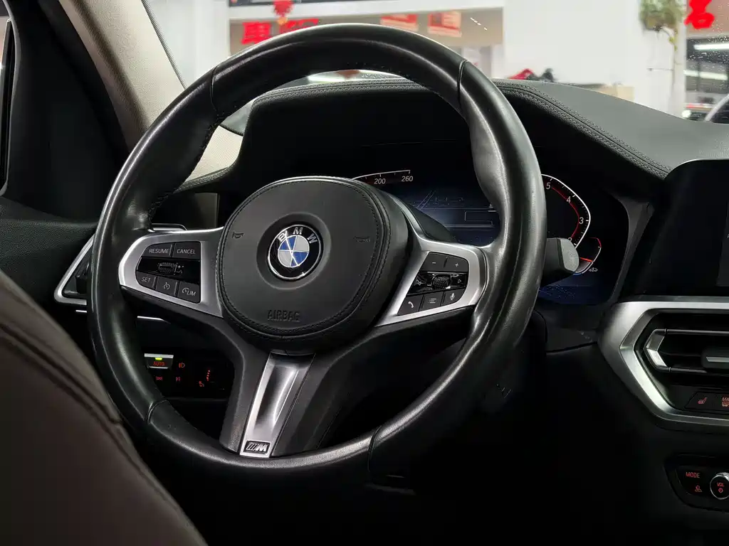 BMW 3 Series 2019 — фото 9
