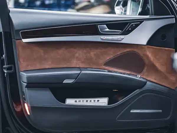 Audi A8 2011