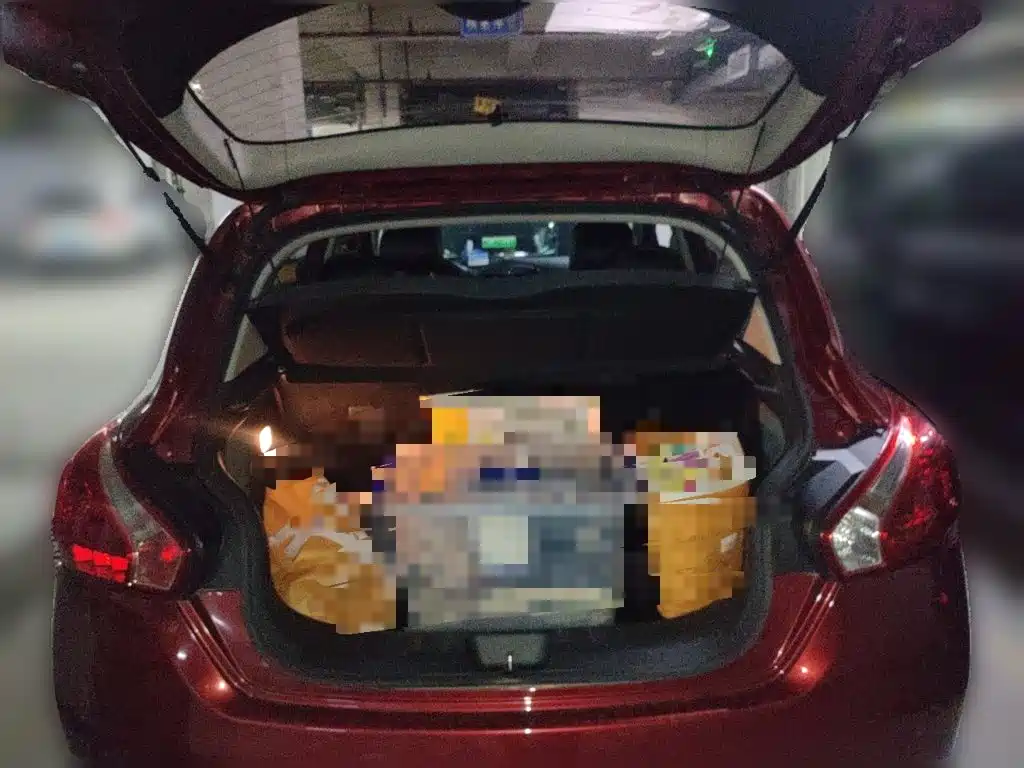 Nissan Tiida 2015 — фото 10