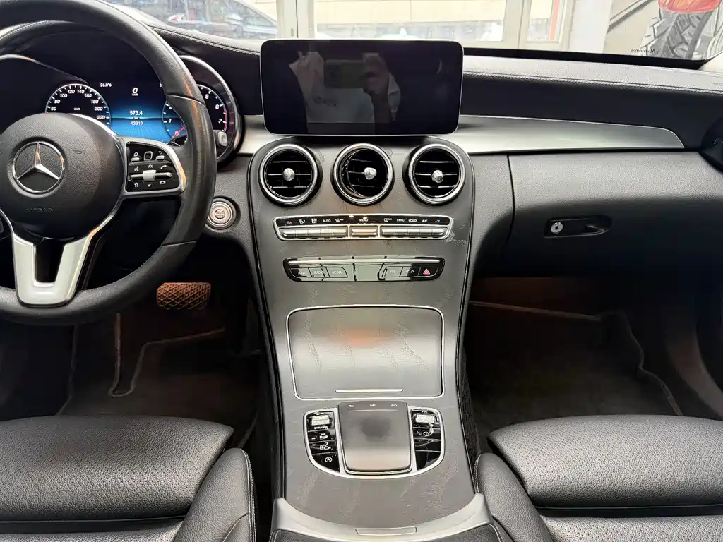 Mercedes-Benz C-Class 2019 — фото 15