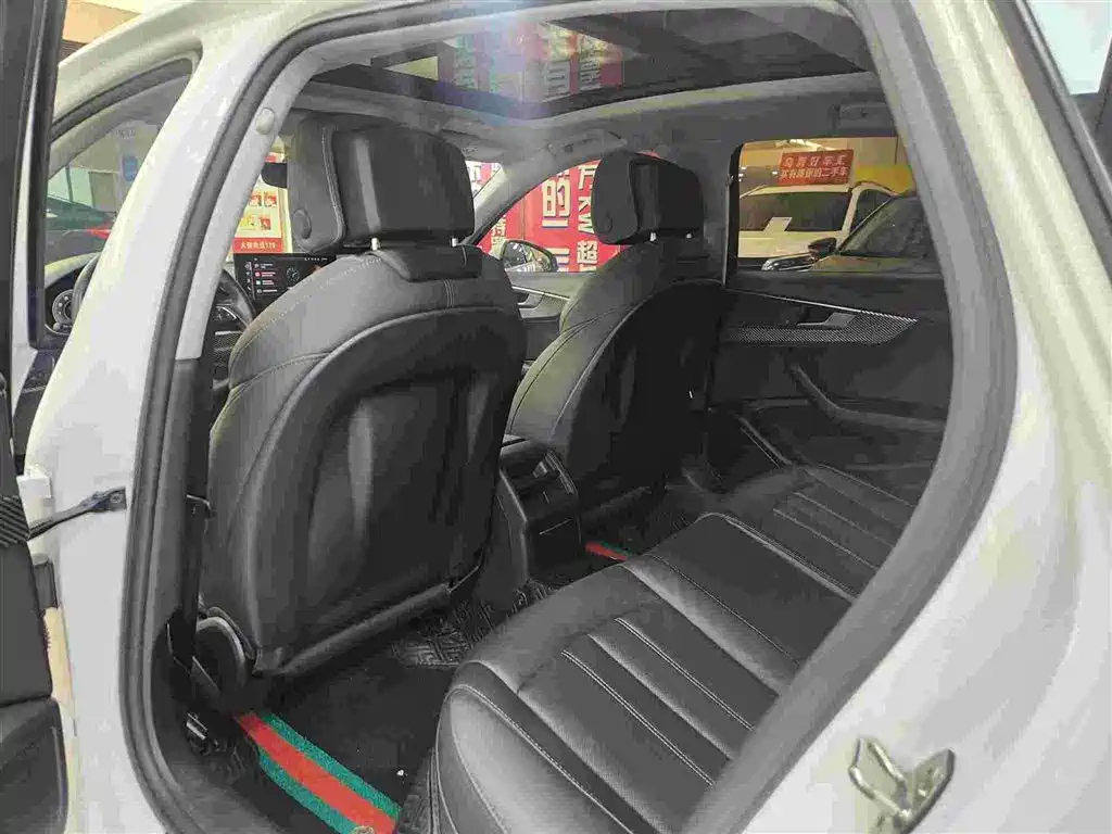 Audi A4L 2021