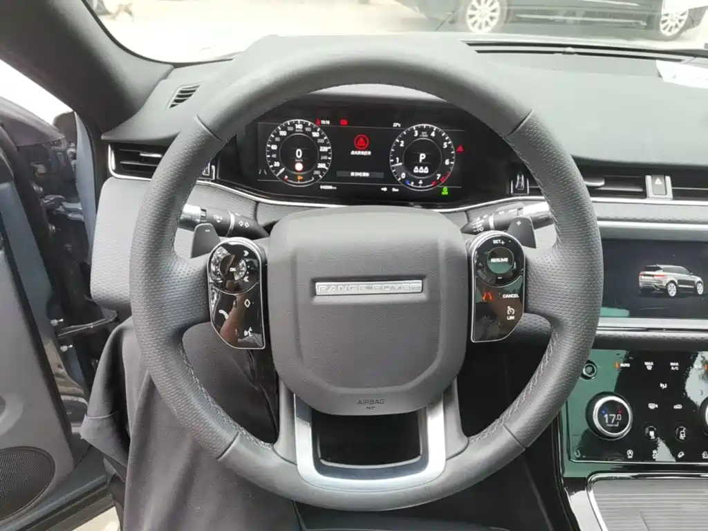 Land Rover Evoque 2021 — фото 11