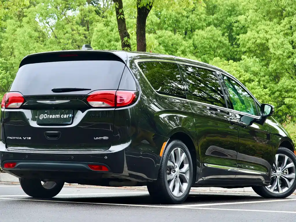 Chrysler Grand Voyager 2017 — фото 4