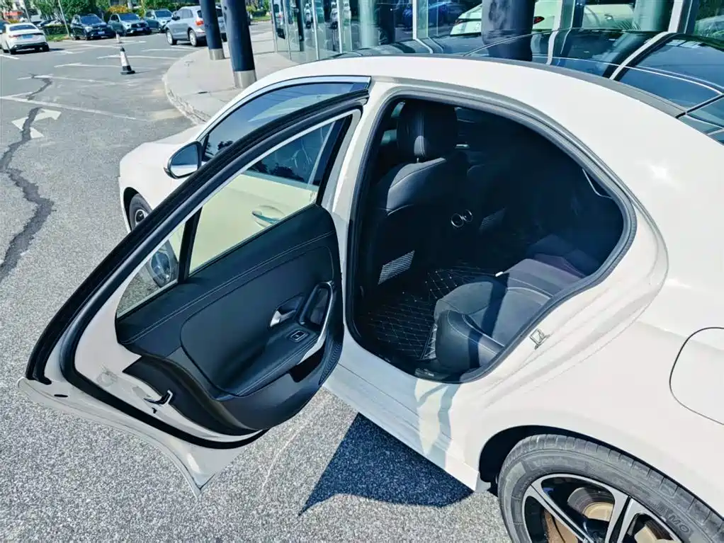 Mercedes-Benz A-Class 2023 — фото 15