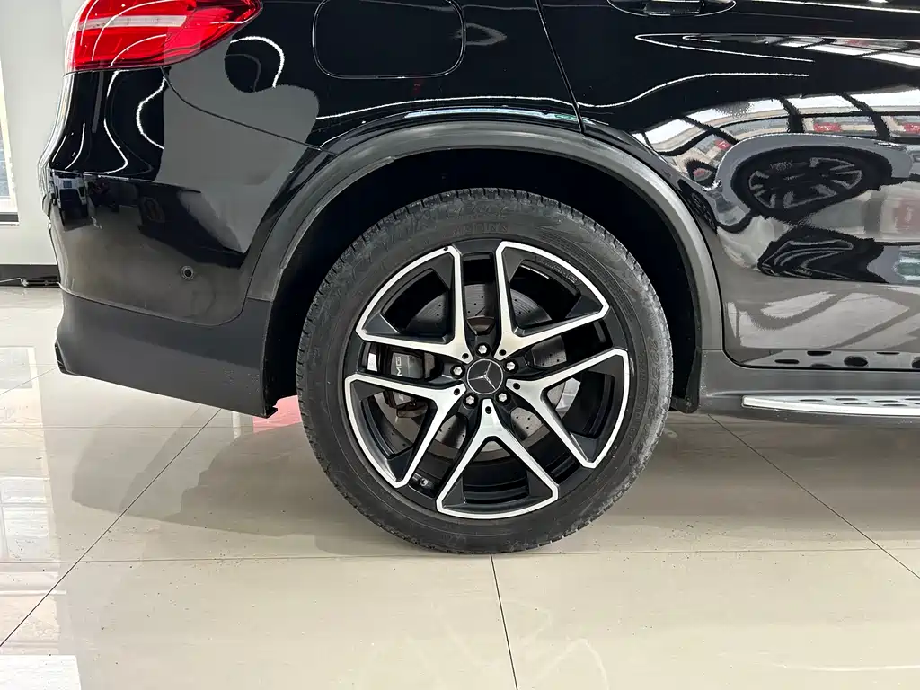Mercedes-Benz GLC Coupe AMG 2019 — фото 33