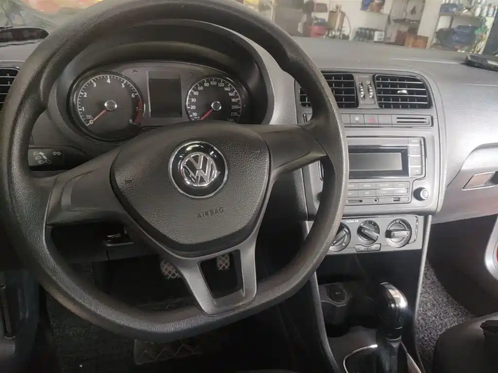 Volkswagen Polo 2018 — фото 11