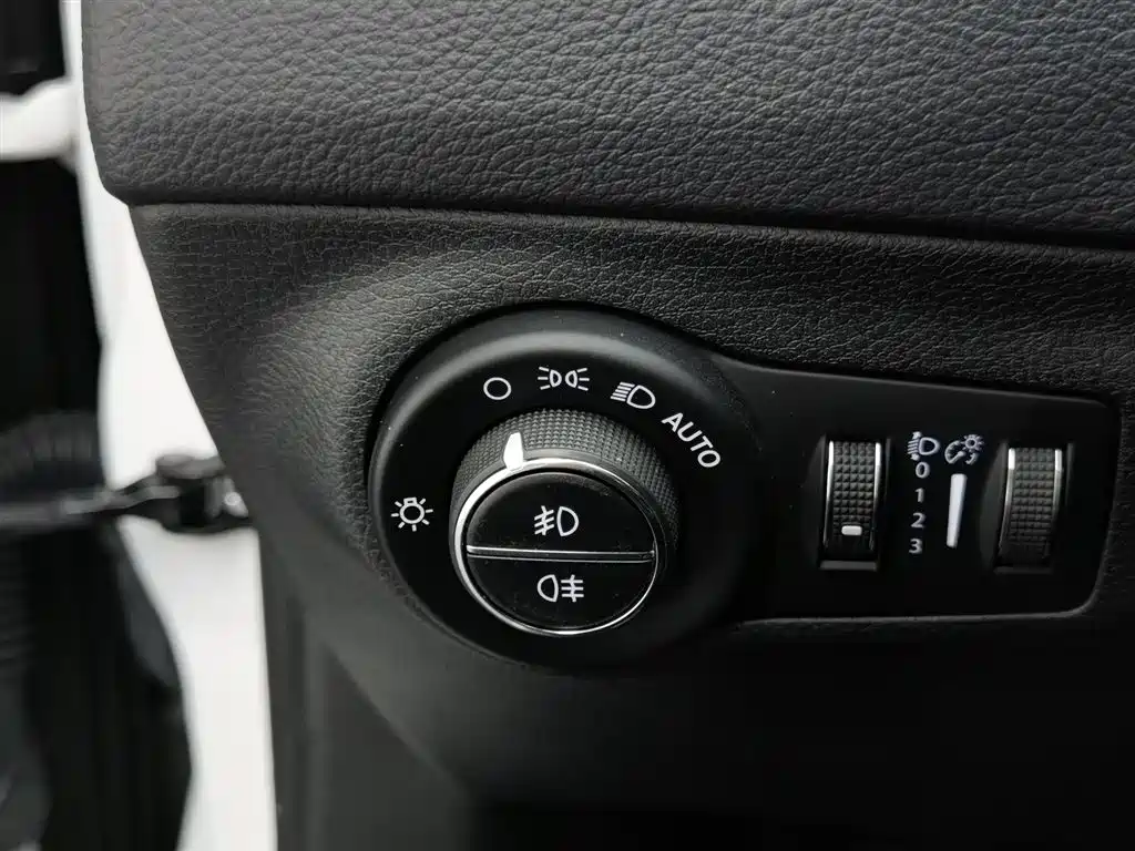 Jeep Compass 2017 — фото 21