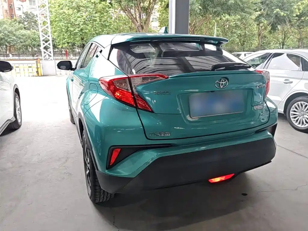 Toyota C-HR 2019 — фото 23