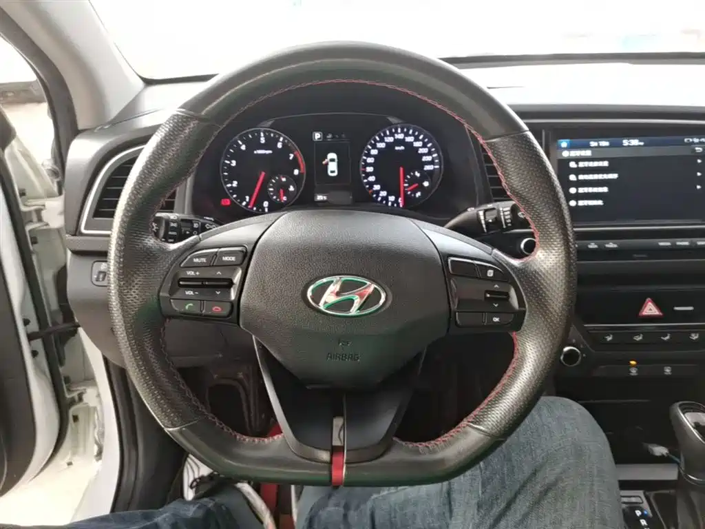 Hyundai Elantra 2019 — фото 11