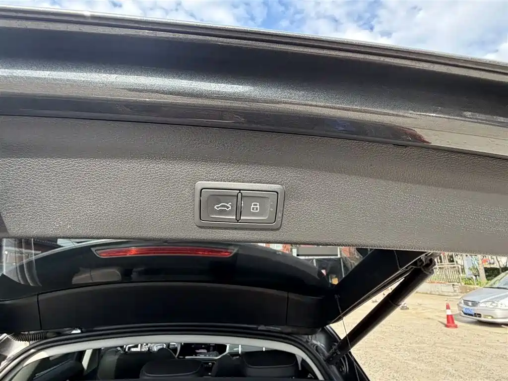 Audi Q3 2023 — фото 14