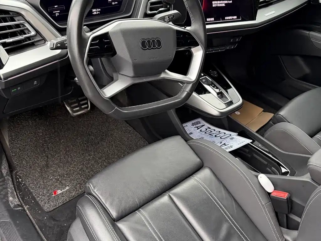 Audi Q4 E-Tron 2022 — фото 10