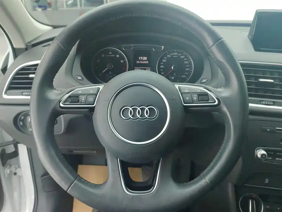 Audi Q3 2018 — фото 15