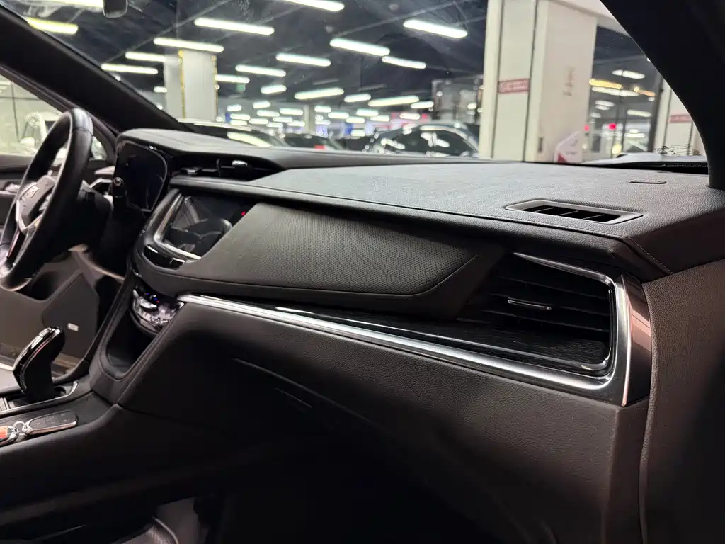Cadillac XT5 2021 — фото 13