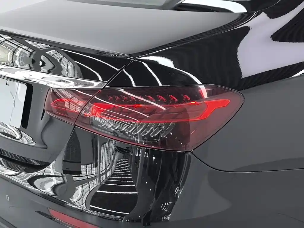 Mercedes-Benz E-Class 2023 — фото 12