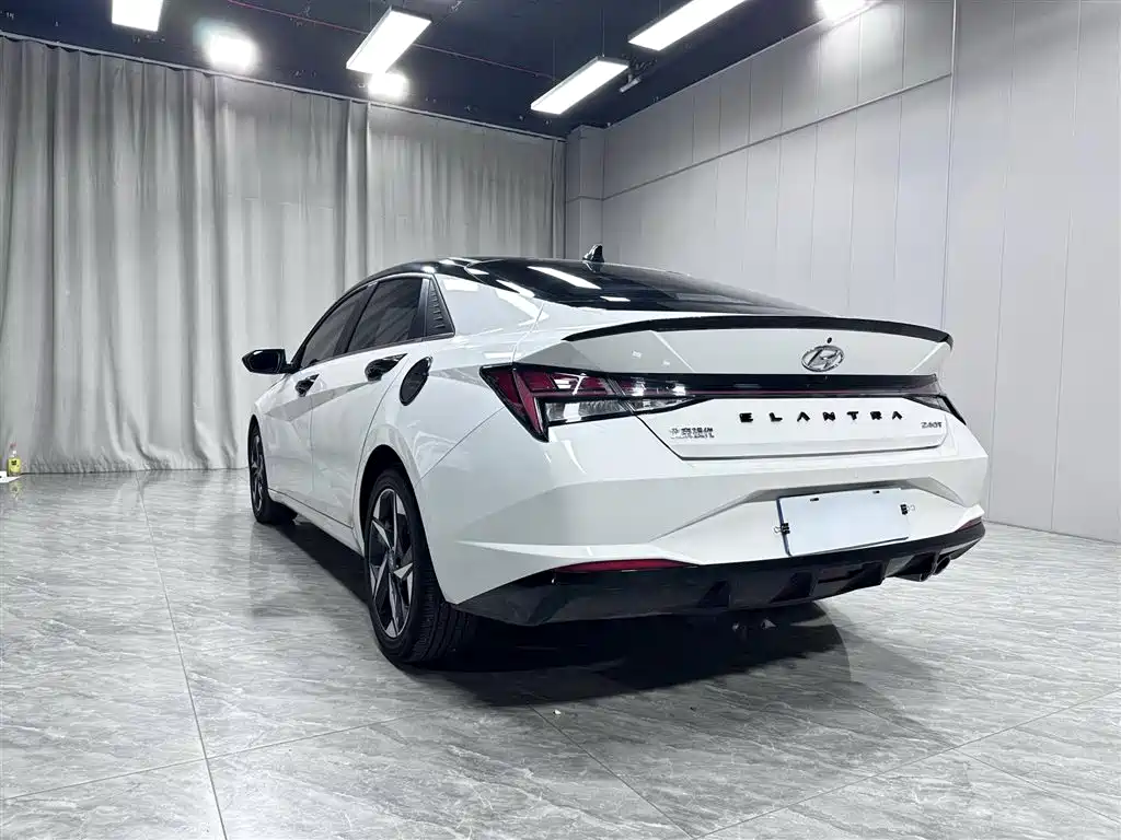 Hyundai Elantra 2023