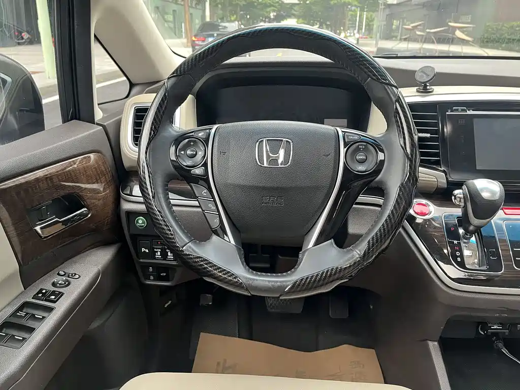 Honda Odyssey 2017 — фото 18