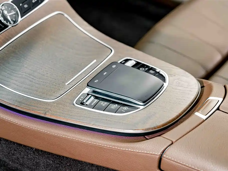 Mercedes-Benz E-Class 2018 — фото 14