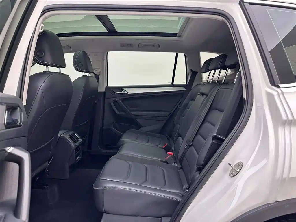Volkswagen Tiguan L 2020 — фото 19