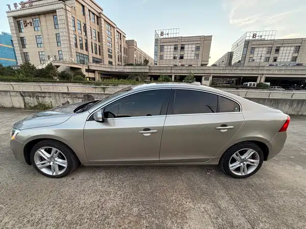 Volvo S60 2015