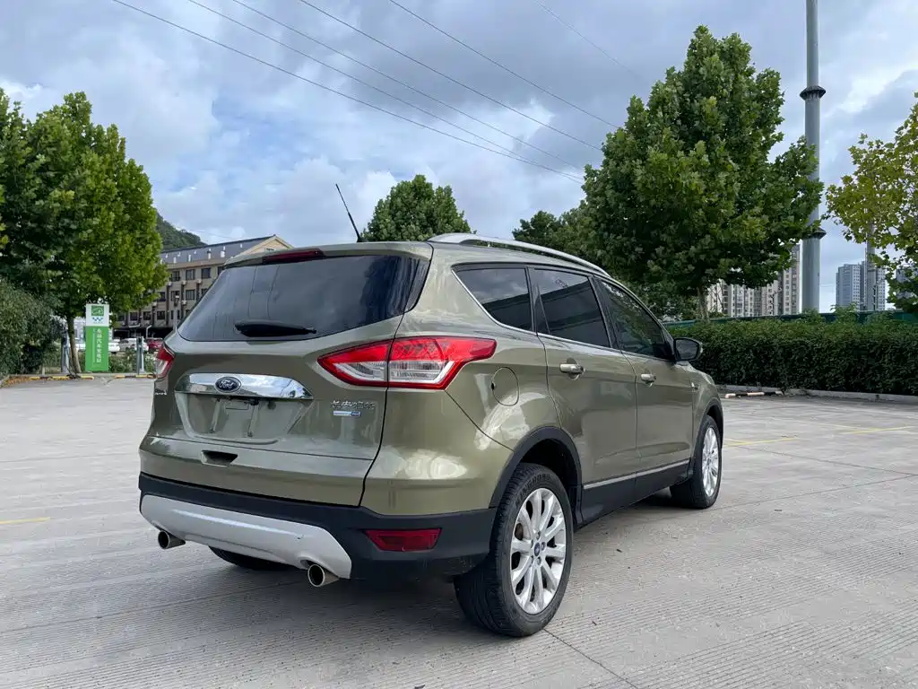 Ford Kuga 2013 — фото 19